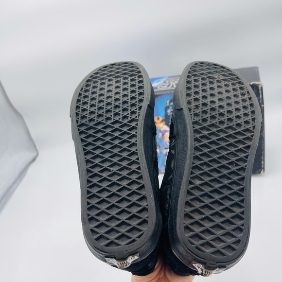 VANS LIMITED EDITION BLACK ON BLACK Sk8-HI STAR WARS DARKSIDE HIGH TOO SNEAKERS - Picture 7 of 12